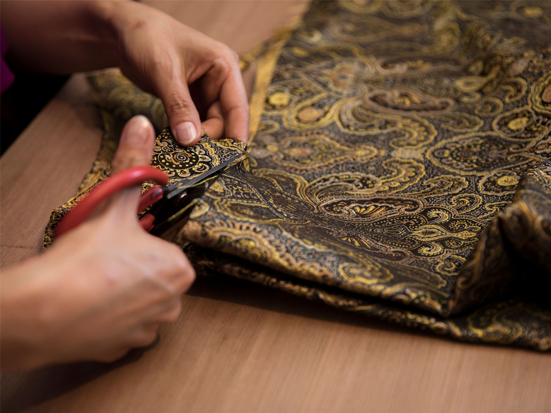 Ottoman Kumaşın Özellikleri ve Moda Sektöründeki Yeri