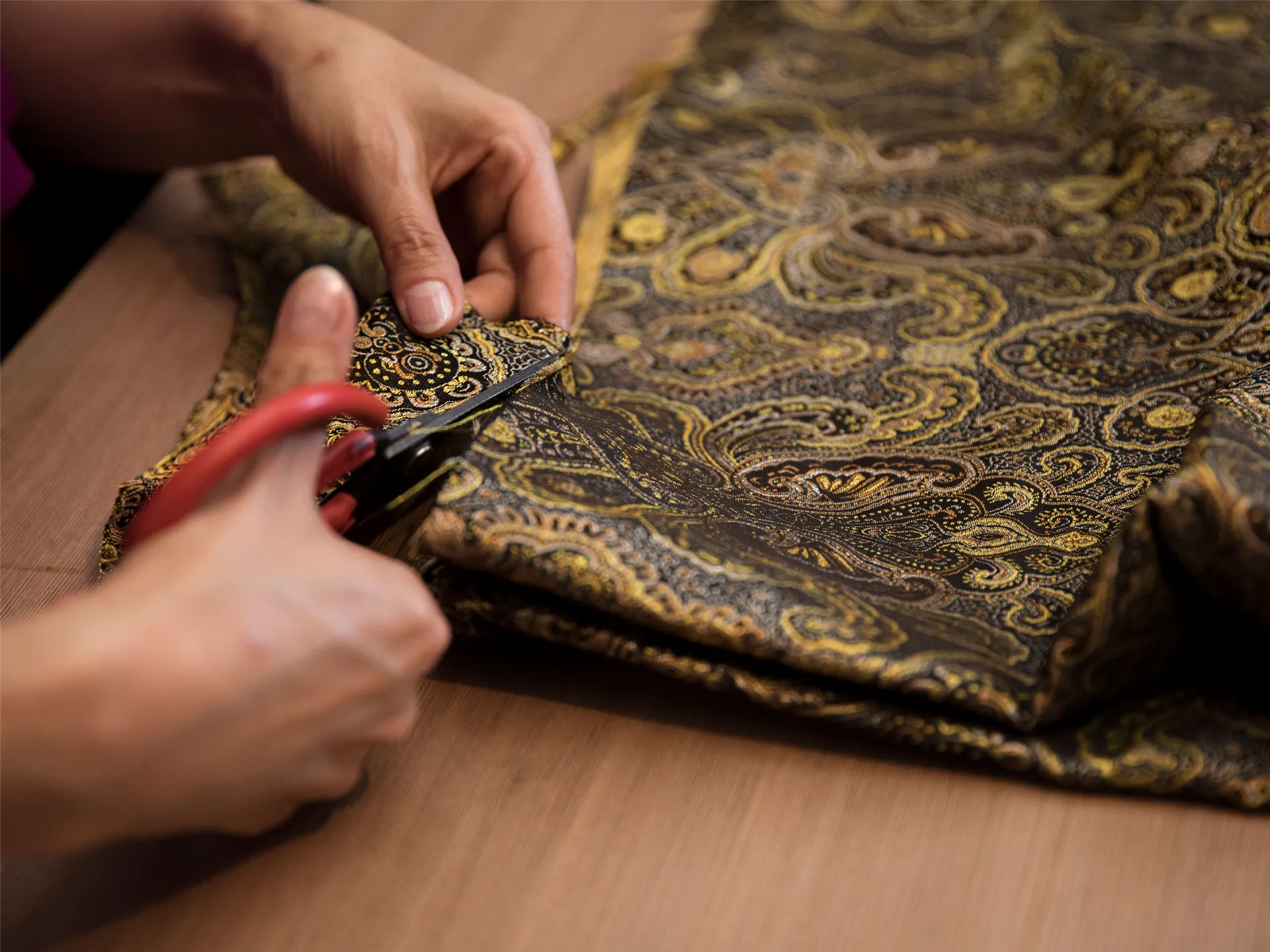Ottoman Kumaşın Özellikleri ve Moda Sektöründeki Yeri